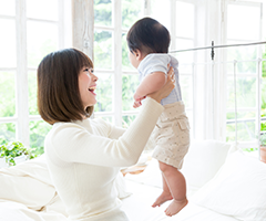 整体スペースでは、産後のママさんの身体の状態に最適な「産後の腰痛整体」、世間的にいえば産後の骨盤矯正施術を行うことが出来ます。そして多くのママさんが元気になって帰っていかれます。